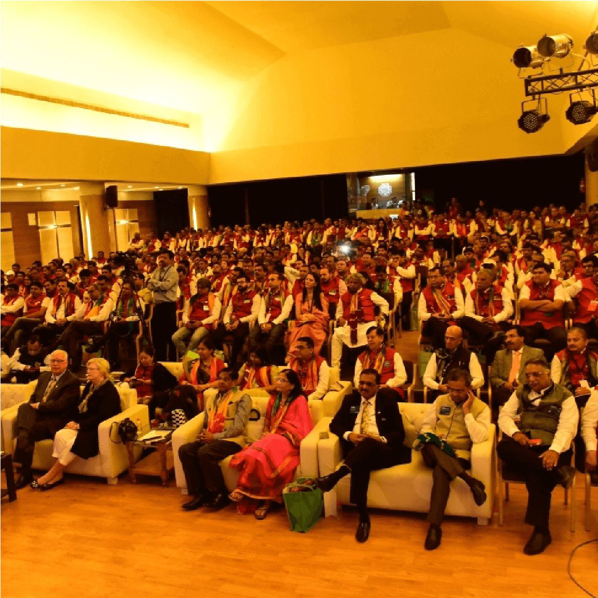 Crowd of professionals at a social media keynote by Amit Jadhav